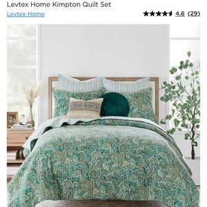 Like New Levtex Kimpton Quilt, shams and 4 euro pillow casess